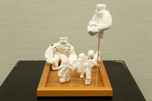 「三体のマシュマロマン」岩嵜 信幸